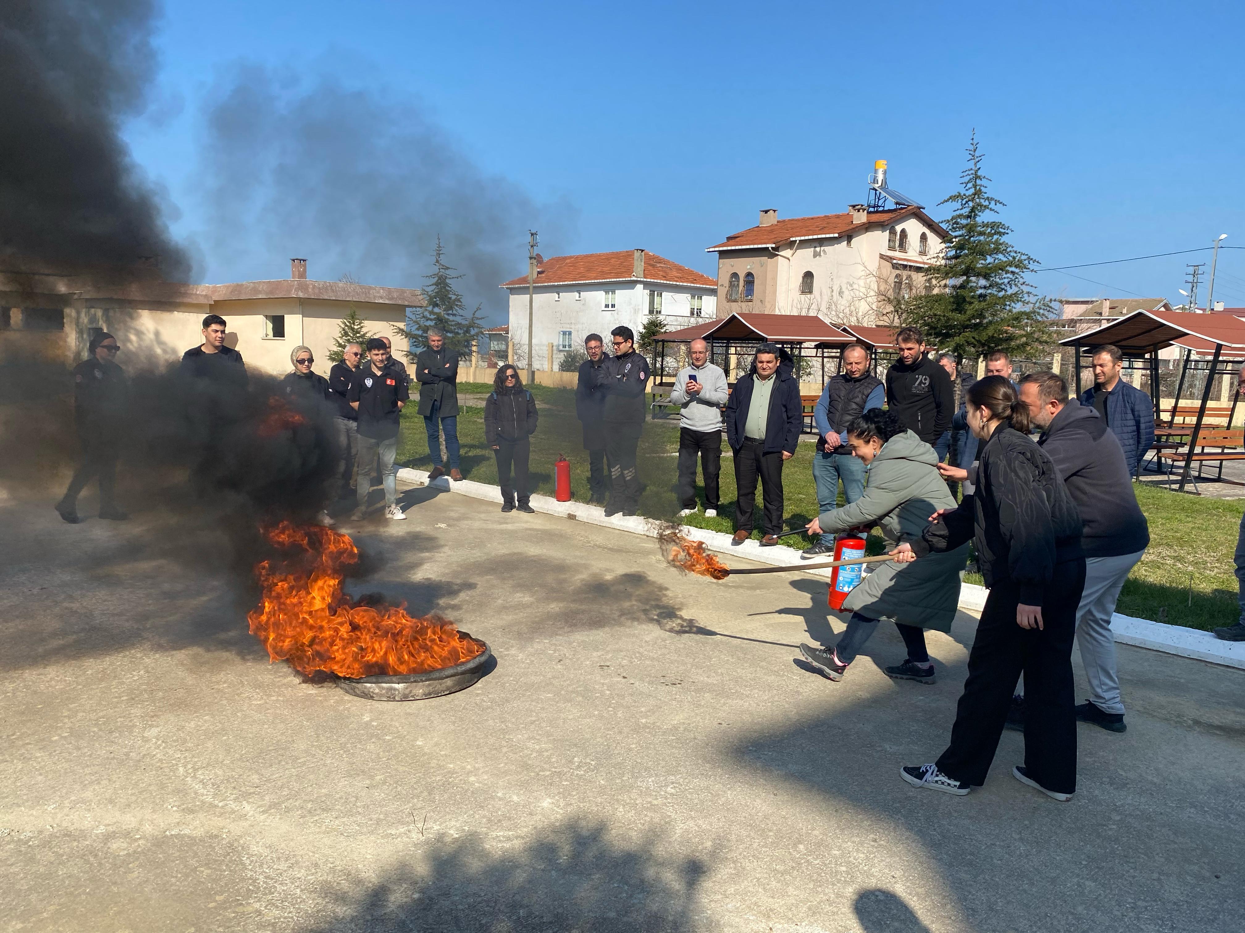 Abana Kaymakamlığı ve Abana Belediyesi Personeline Afet Farkındalık ve Yangın Eğitimi 