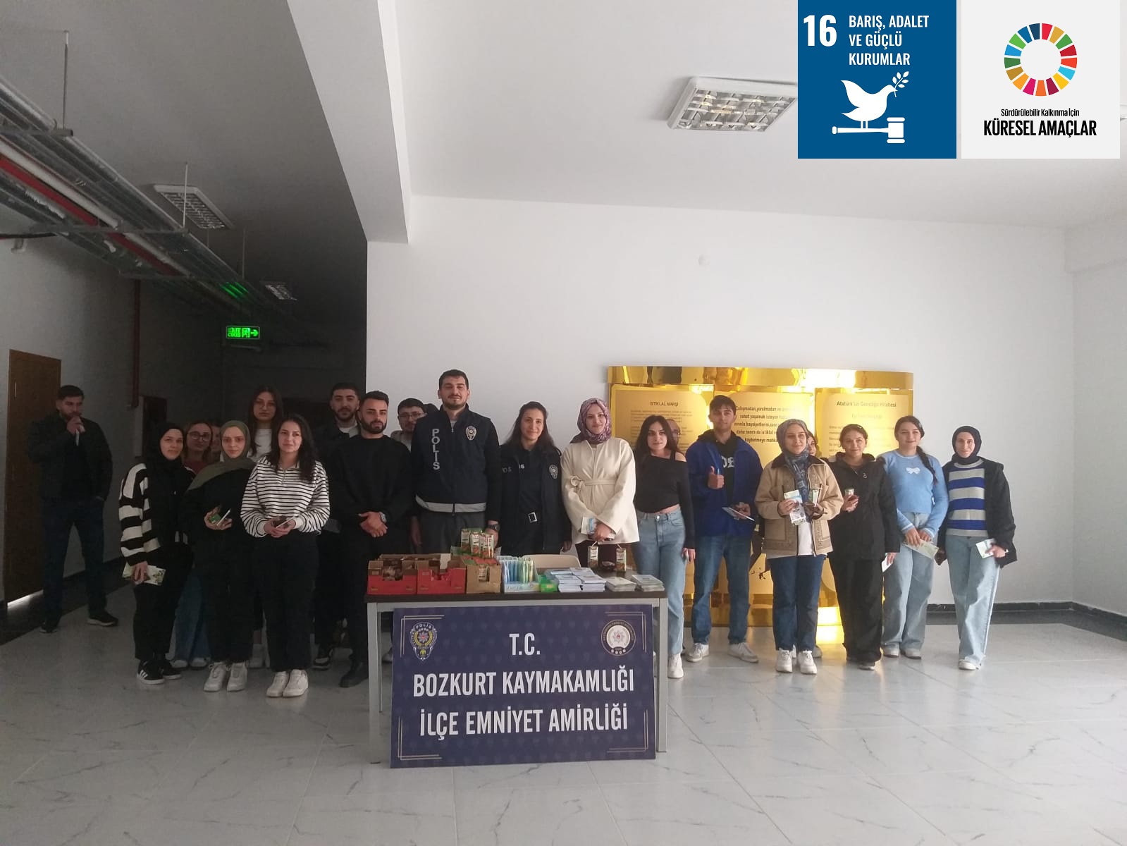 Bozkurt MYO’da “El Ele Güvenli Geleceğe” Projesi Kapsamında Bilgilendirme Standı Kuruldu.